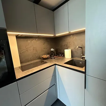 Radio Loft - 460 Apartment